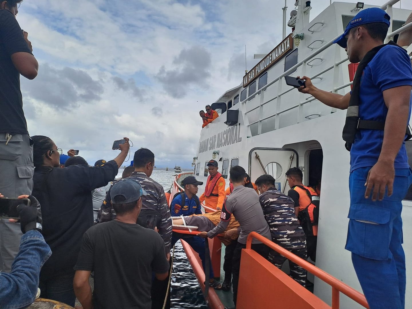 Ratusan Penumpang Kapal Yang Karam di Perairan Makian, Berhasil Dievakuasi