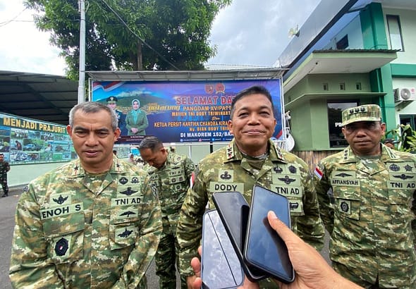 e1ed4a35-89c8-4daa-b9f9-da880f993423