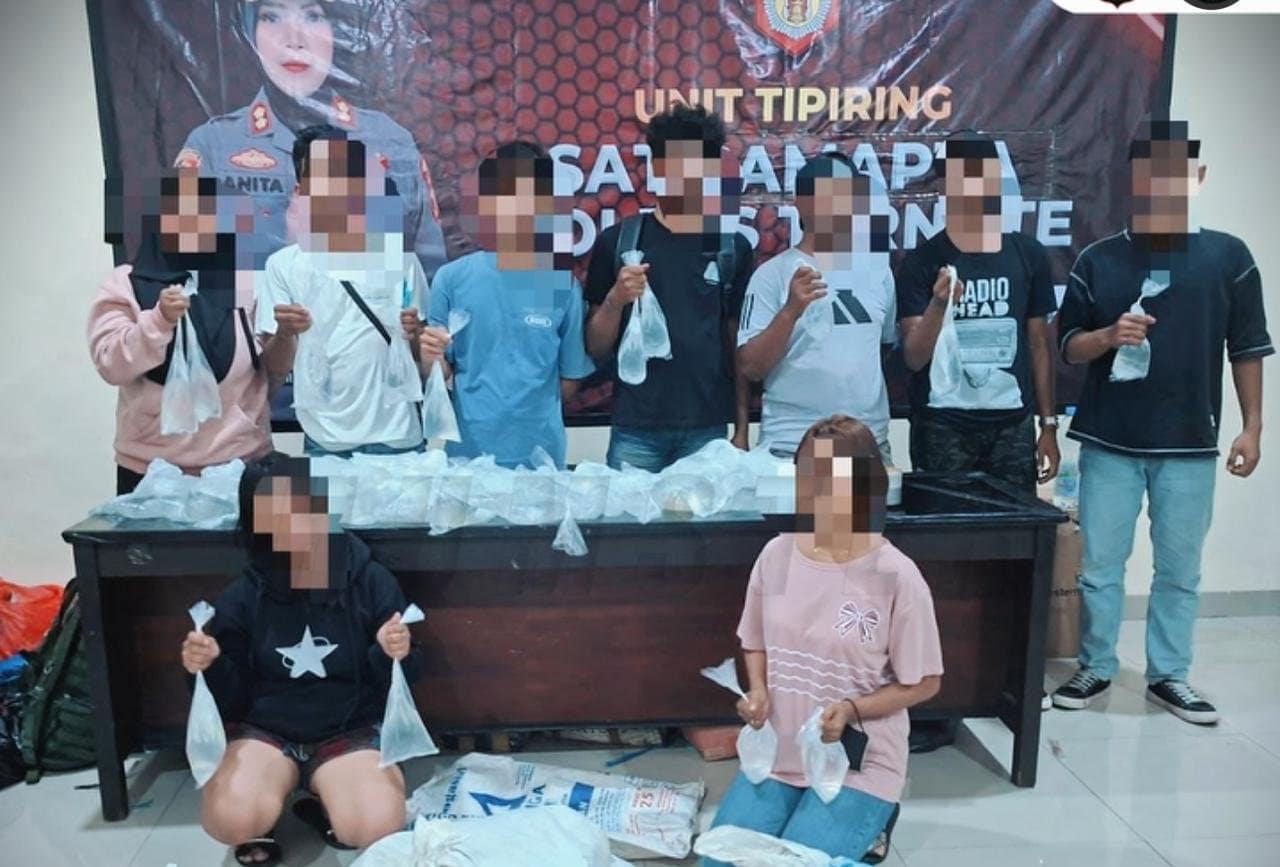 Dua Perempuan Diringkus Gegara Edarkan Ratusan Kantong Miras