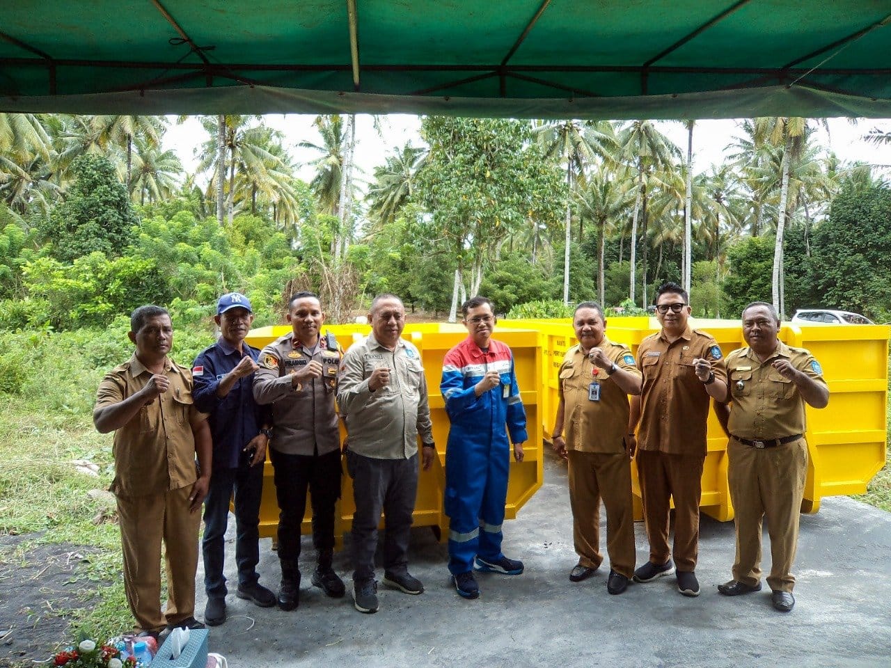 Pertamina Beri Bantuan Kontainer Sampah Kepada Warga Tobelo