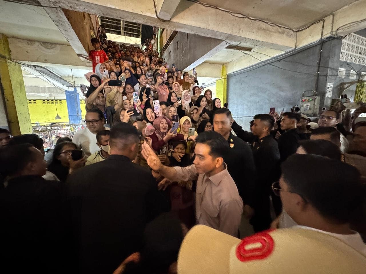 Kunjungi Pasar Gamalama, Wapres Dorong Pelestarian Tradisi dan Kekuatan Ekonomi Rakyat