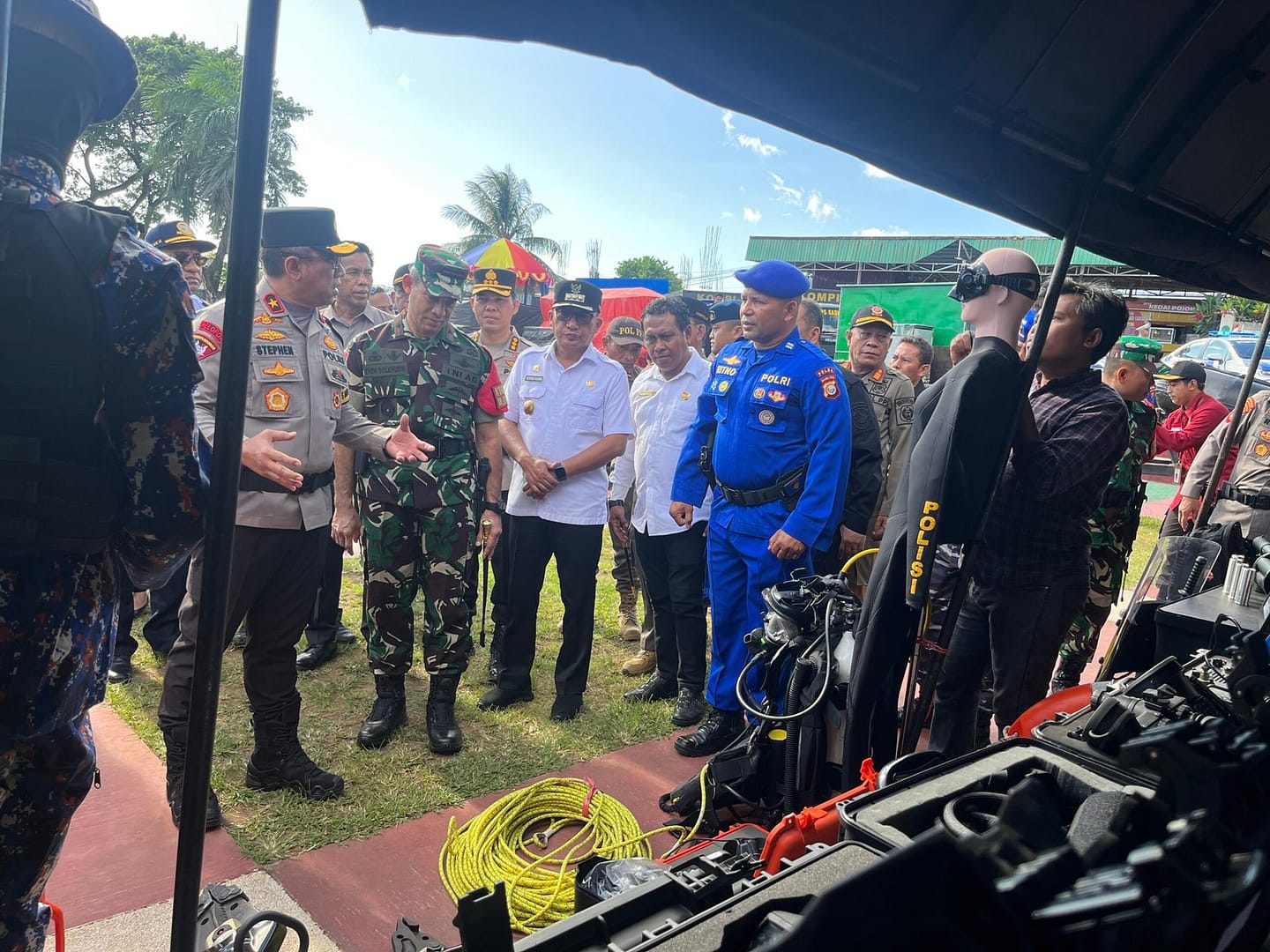 41AC16E3-4EDE-4BBA-BC87-D98EC7DC49D0