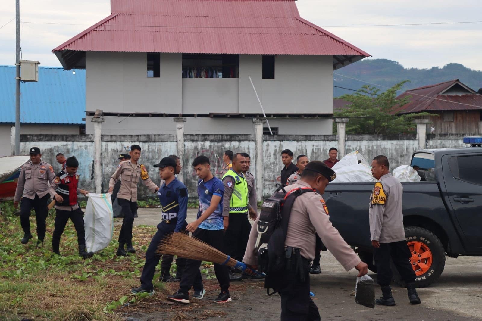 f8cc72e3-7817-456c-ae0f-e4ebaf27182d