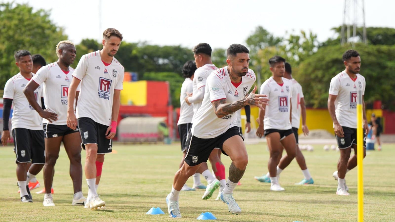 Yance: “Lupakan Kemenangan Terakhir, Fokus Penuh Lawan Semen Padang”