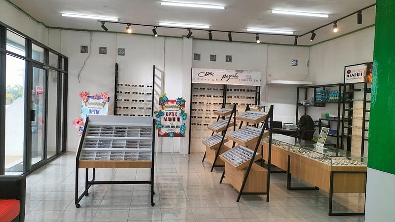Optik Mandiri Cabang Jailolo, Hadir Lebih Dekat dengan Beragam Program Diskon Kacamata
