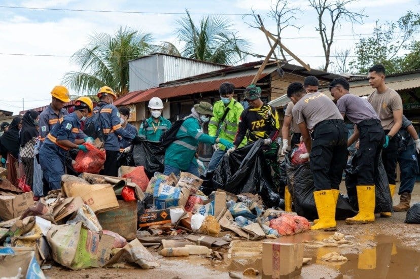 Harita Nickel dan Masyarakat Kawasi Satukan Langkah di World Cleanup Day