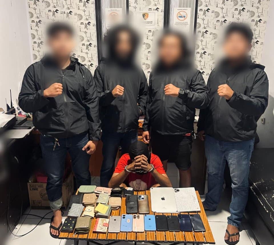 FC961C75-0785-46B4-9EDA-463AEAE77C55